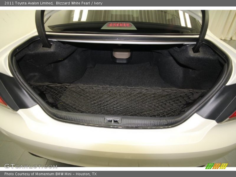 Blizzard White Pearl / Ivory 2011 Toyota Avalon Limited