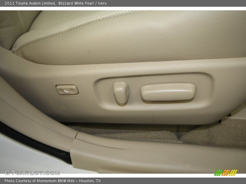 Blizzard White Pearl / Ivory 2011 Toyota Avalon Limited