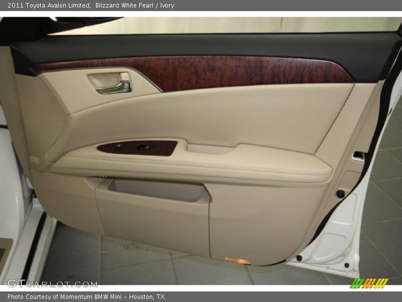 Blizzard White Pearl / Ivory 2011 Toyota Avalon Limited
