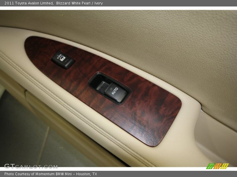Blizzard White Pearl / Ivory 2011 Toyota Avalon Limited