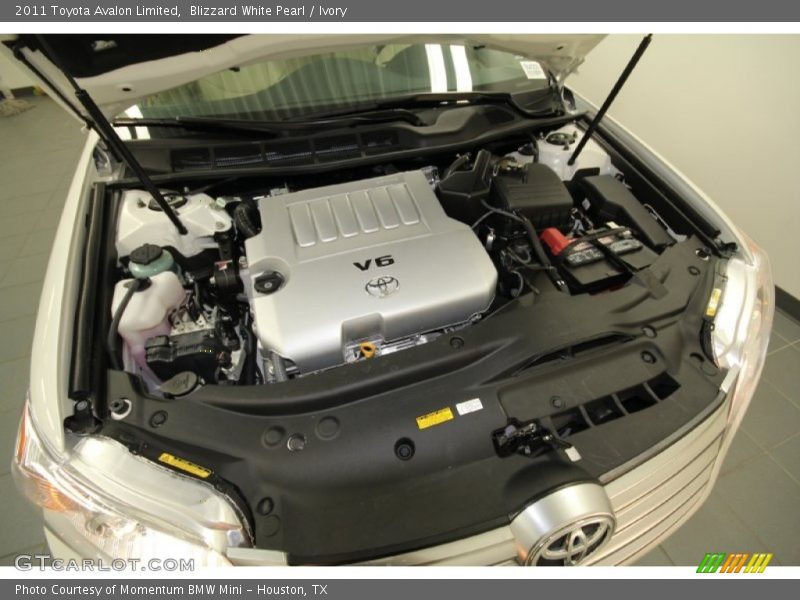 Blizzard White Pearl / Ivory 2011 Toyota Avalon Limited