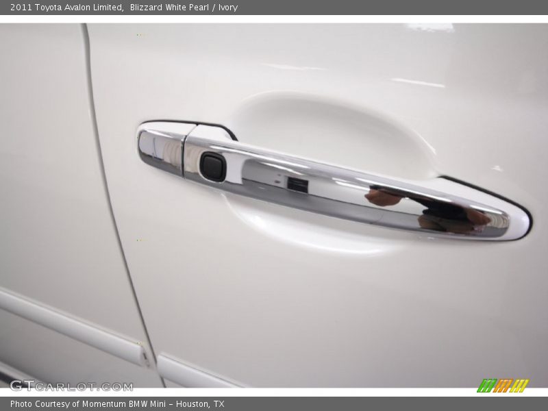 Blizzard White Pearl / Ivory 2011 Toyota Avalon Limited