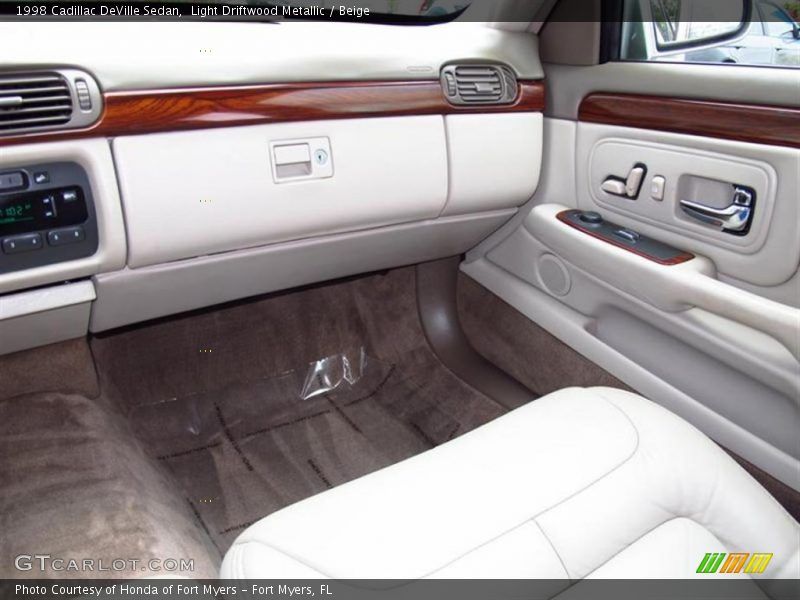Light Driftwood Metallic / Beige 1998 Cadillac DeVille Sedan
