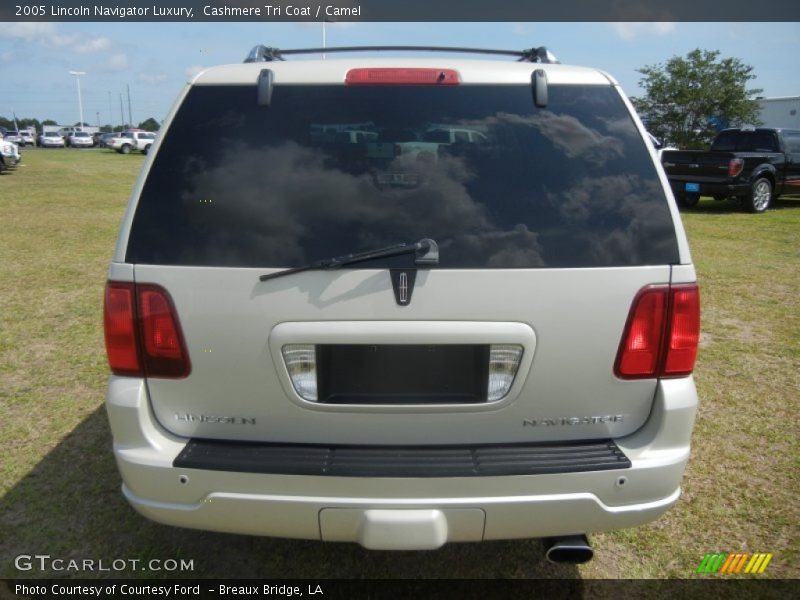 Cashmere Tri Coat / Camel 2005 Lincoln Navigator Luxury