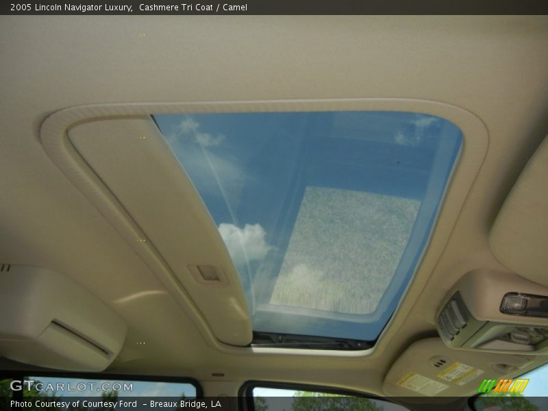 Cashmere Tri Coat / Camel 2005 Lincoln Navigator Luxury