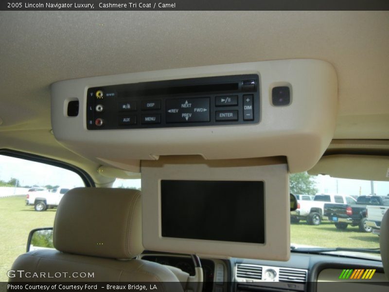 Cashmere Tri Coat / Camel 2005 Lincoln Navigator Luxury