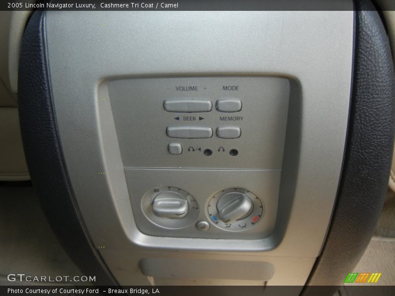 Cashmere Tri Coat / Camel 2005 Lincoln Navigator Luxury