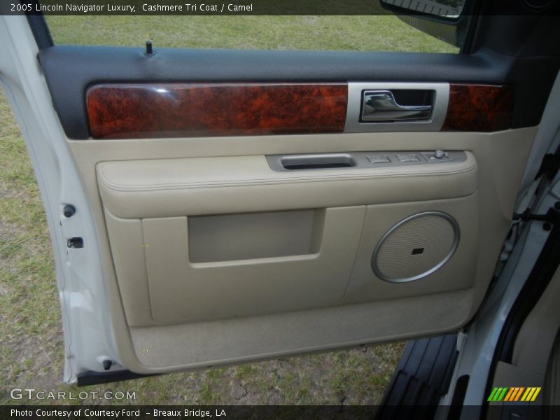 Cashmere Tri Coat / Camel 2005 Lincoln Navigator Luxury