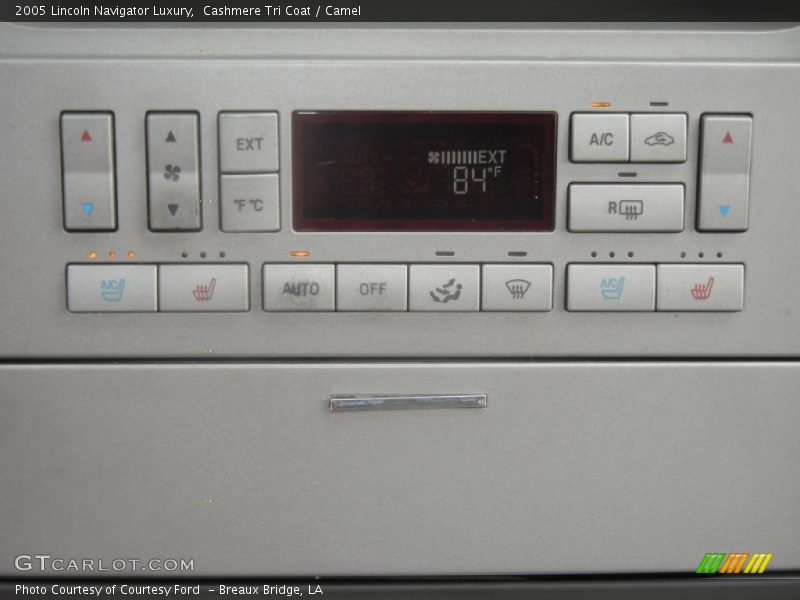 Cashmere Tri Coat / Camel 2005 Lincoln Navigator Luxury