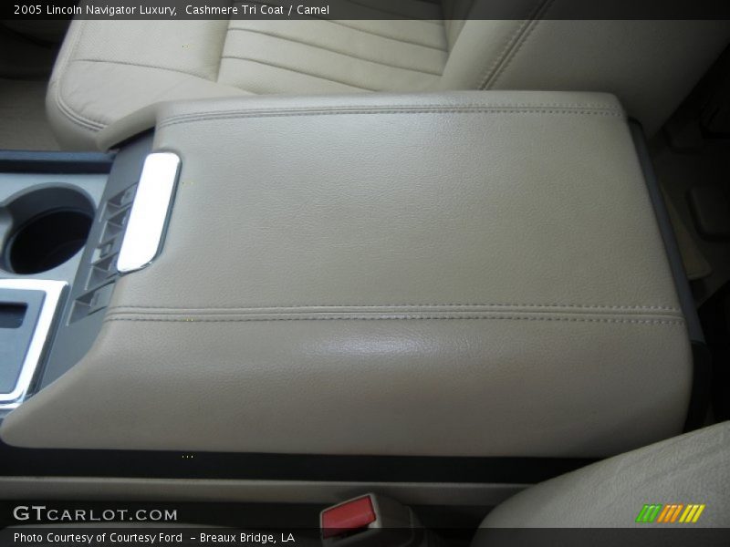 Cashmere Tri Coat / Camel 2005 Lincoln Navigator Luxury