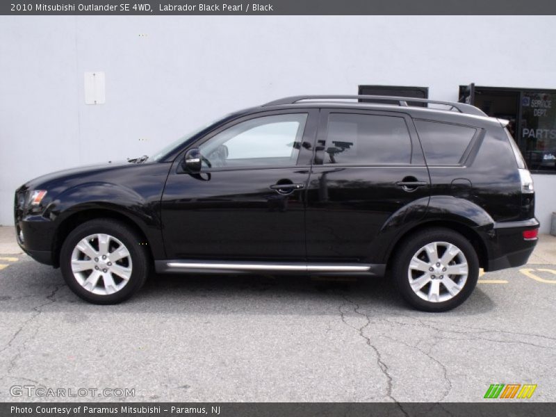 Labrador Black Pearl / Black 2010 Mitsubishi Outlander SE 4WD