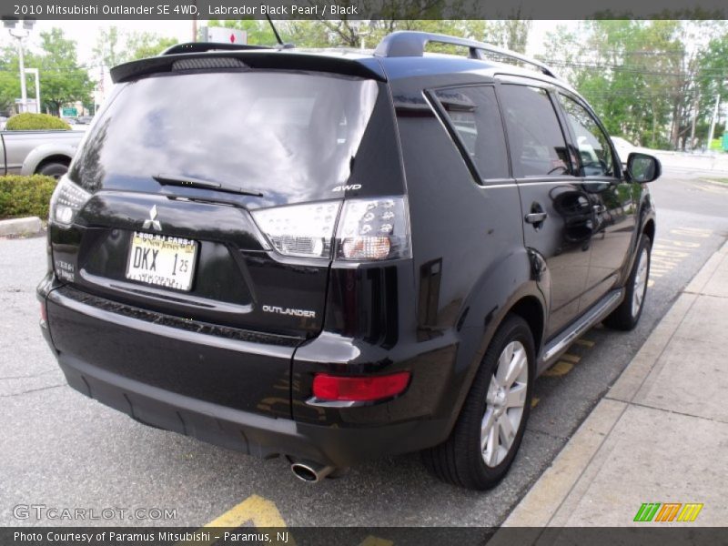 Labrador Black Pearl / Black 2010 Mitsubishi Outlander SE 4WD