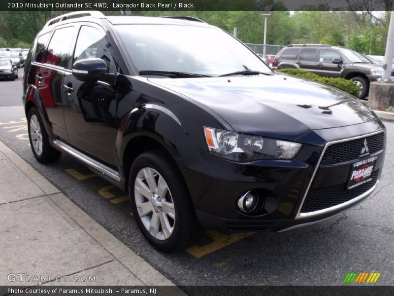 Labrador Black Pearl / Black 2010 Mitsubishi Outlander SE 4WD