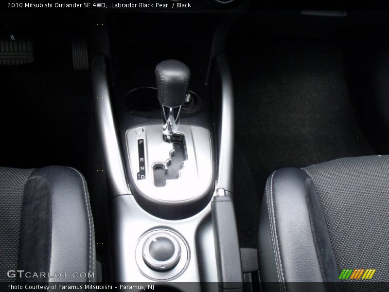 Labrador Black Pearl / Black 2010 Mitsubishi Outlander SE 4WD