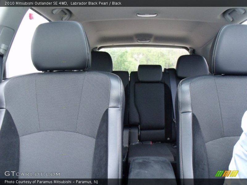 Labrador Black Pearl / Black 2010 Mitsubishi Outlander SE 4WD