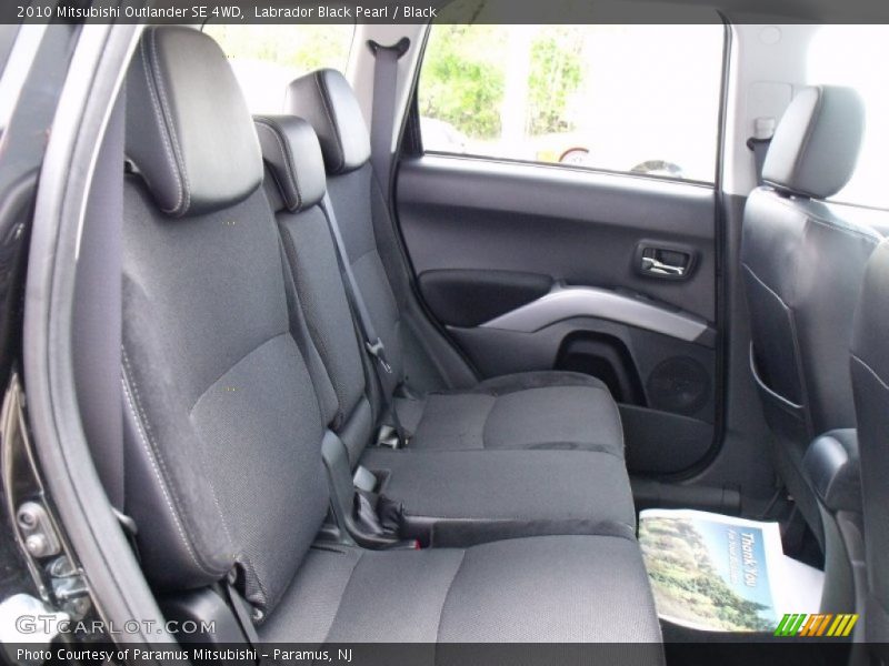 Labrador Black Pearl / Black 2010 Mitsubishi Outlander SE 4WD