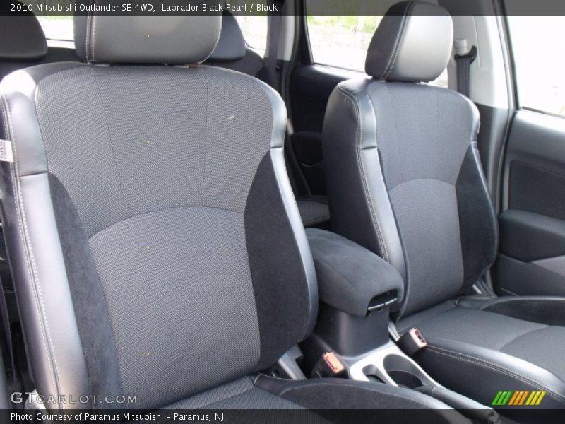 Labrador Black Pearl / Black 2010 Mitsubishi Outlander SE 4WD