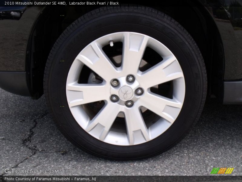 Labrador Black Pearl / Black 2010 Mitsubishi Outlander SE 4WD