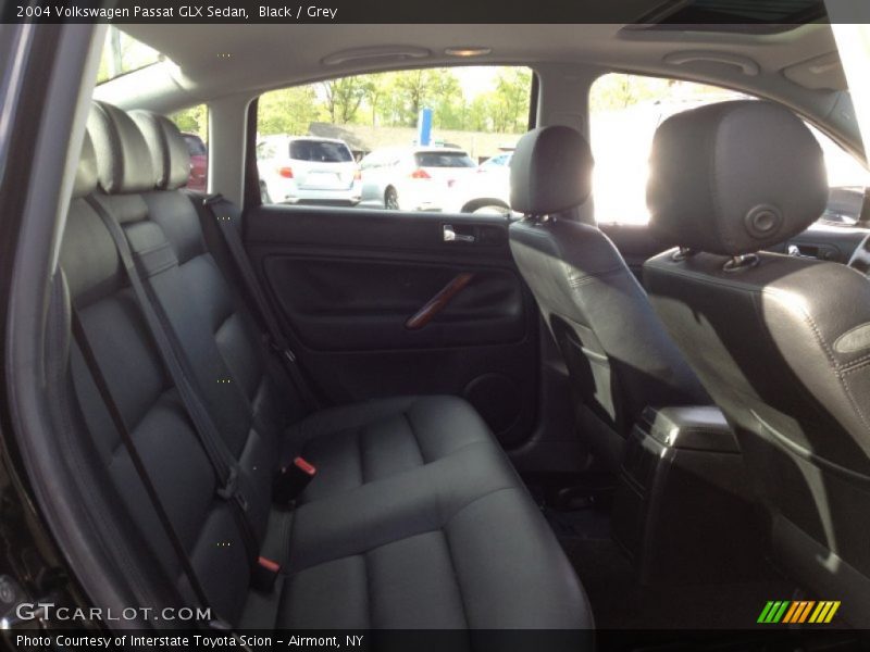 Black / Grey 2004 Volkswagen Passat GLX Sedan