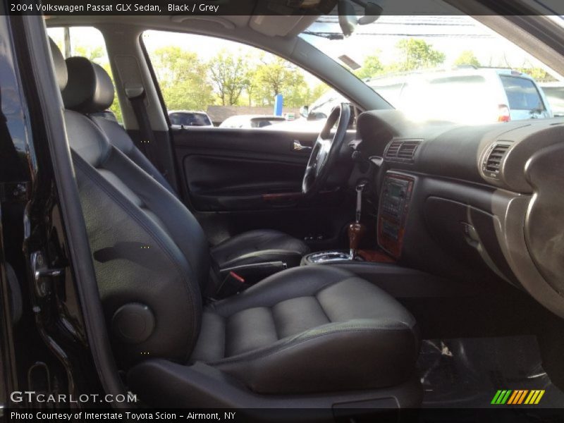 Black / Grey 2004 Volkswagen Passat GLX Sedan