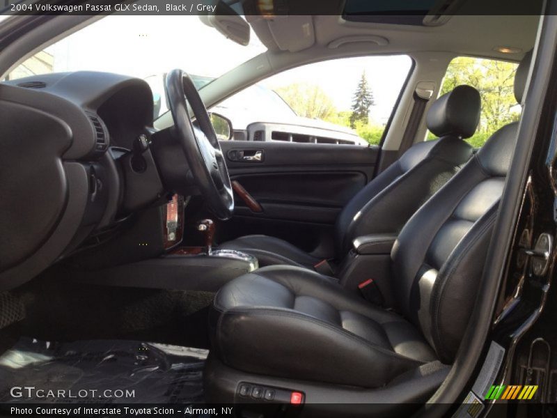 Black / Grey 2004 Volkswagen Passat GLX Sedan