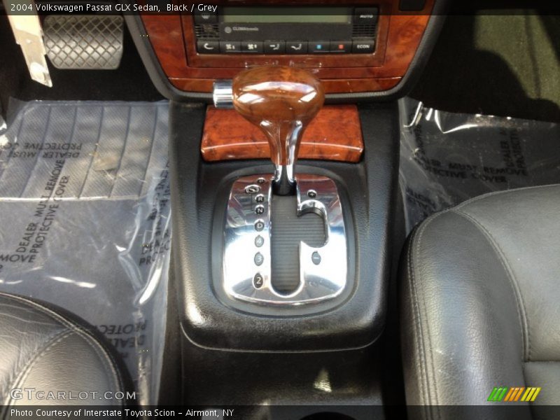 Black / Grey 2004 Volkswagen Passat GLX Sedan
