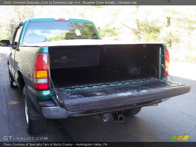 Meadow Green Metallic / Medium Oak 2000 Chevrolet Silverado 1500 LS Extended Cab 4x4