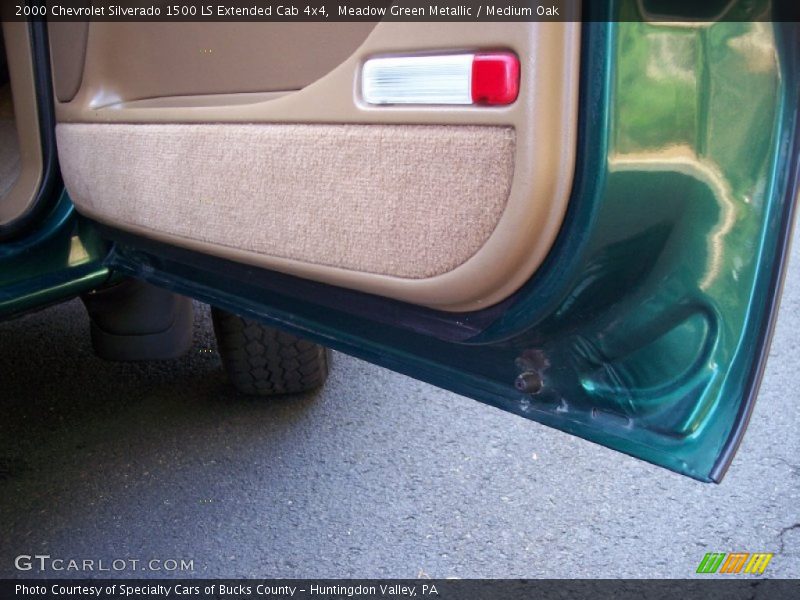 Meadow Green Metallic / Medium Oak 2000 Chevrolet Silverado 1500 LS Extended Cab 4x4