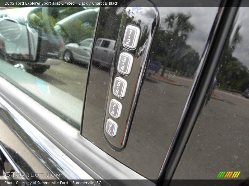 Black / Charcoal Black 2009 Ford Explorer Sport Trac Limited