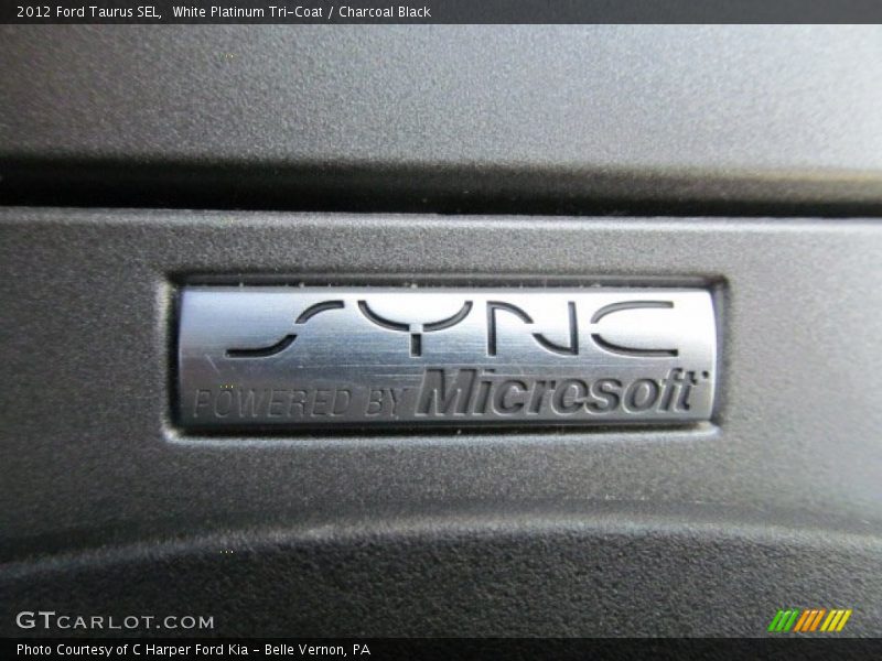 White Platinum Tri-Coat / Charcoal Black 2012 Ford Taurus SEL