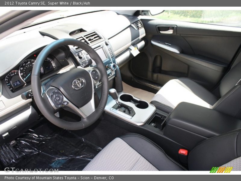 Super White / Black/Ash 2012 Toyota Camry SE