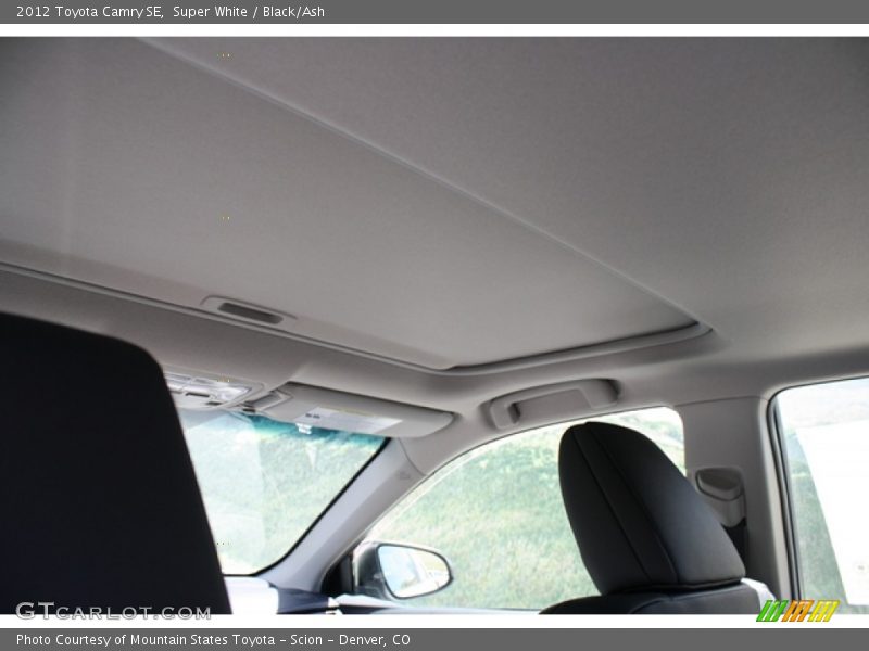 Super White / Black/Ash 2012 Toyota Camry SE
