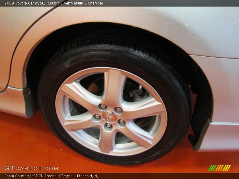 Classic Silver Metallic / Charcoal 2009 Toyota Camry SE