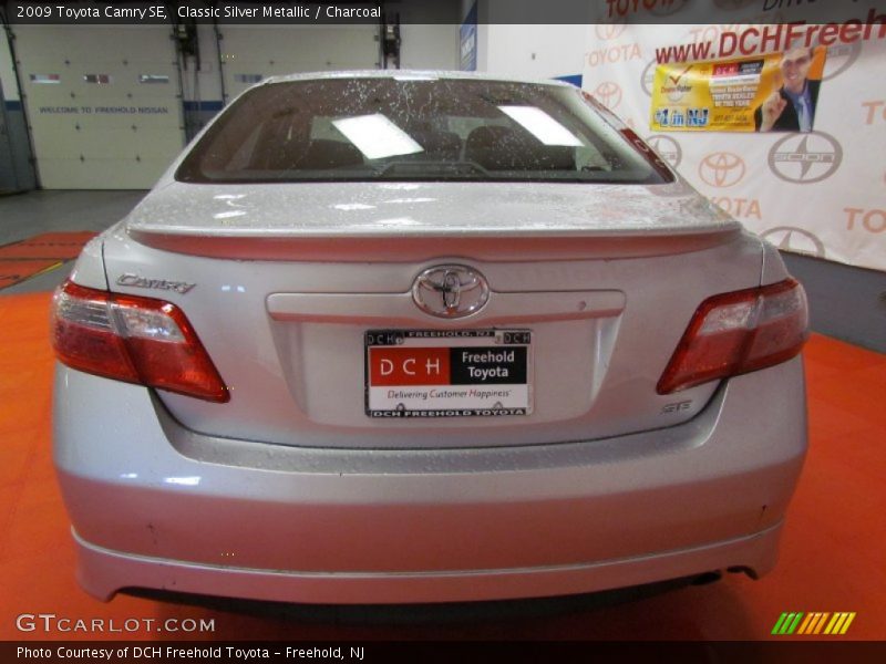 Classic Silver Metallic / Charcoal 2009 Toyota Camry SE