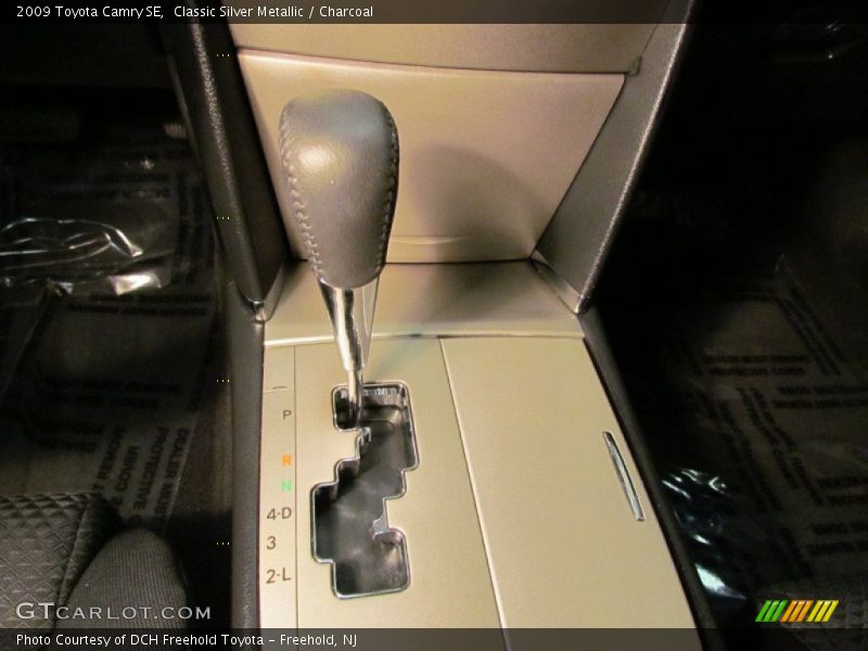 Classic Silver Metallic / Charcoal 2009 Toyota Camry SE