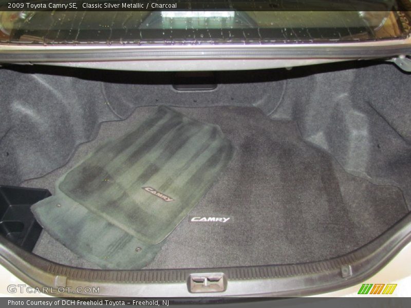 Classic Silver Metallic / Charcoal 2009 Toyota Camry SE