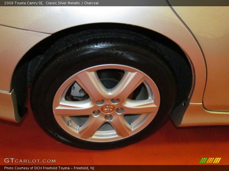 Classic Silver Metallic / Charcoal 2009 Toyota Camry SE
