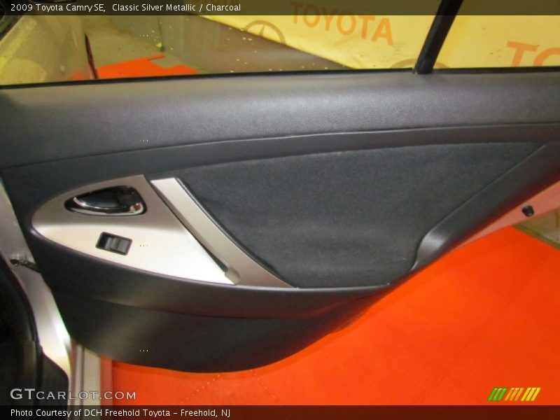 Classic Silver Metallic / Charcoal 2009 Toyota Camry SE