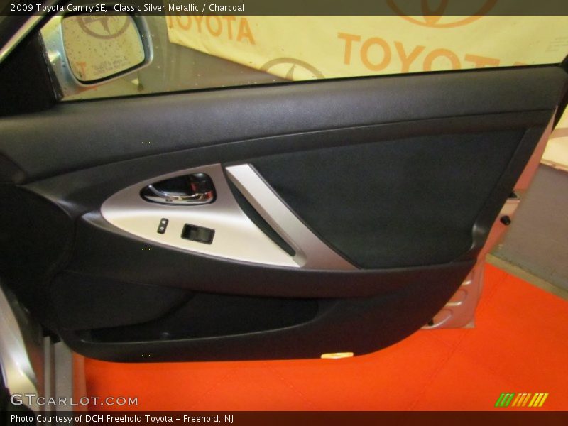 Classic Silver Metallic / Charcoal 2009 Toyota Camry SE