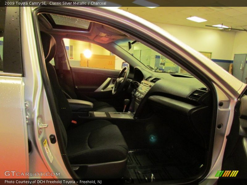 Classic Silver Metallic / Charcoal 2009 Toyota Camry SE