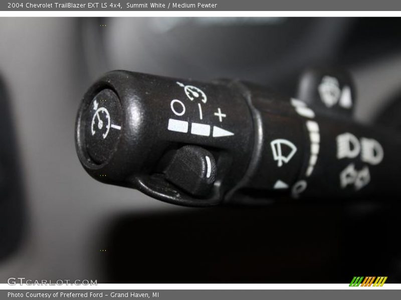 Summit White / Medium Pewter 2004 Chevrolet TrailBlazer EXT LS 4x4