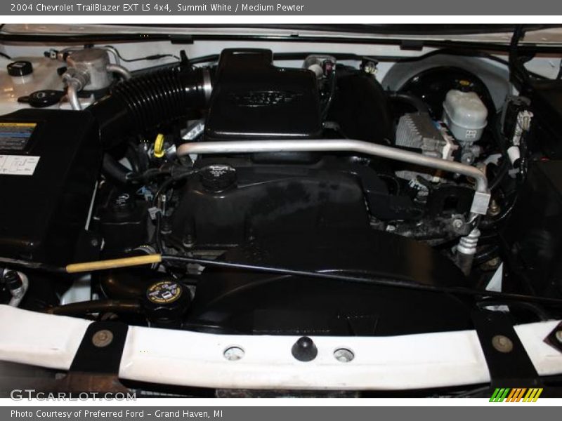 Summit White / Medium Pewter 2004 Chevrolet TrailBlazer EXT LS 4x4