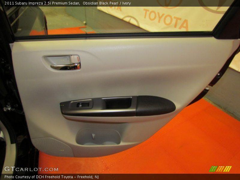 Obsidian Black Pearl / Ivory 2011 Subaru Impreza 2.5i Premium Sedan