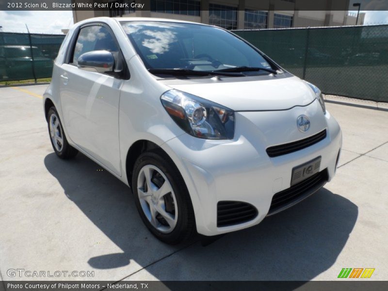 Blizzard White Pearl / Dark Gray 2012 Scion iQ