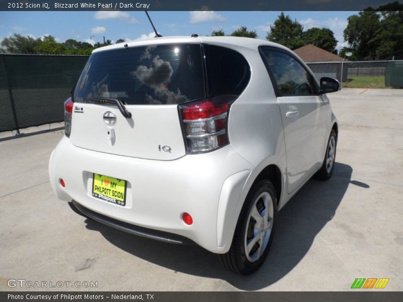 Blizzard White Pearl / Dark Gray 2012 Scion iQ