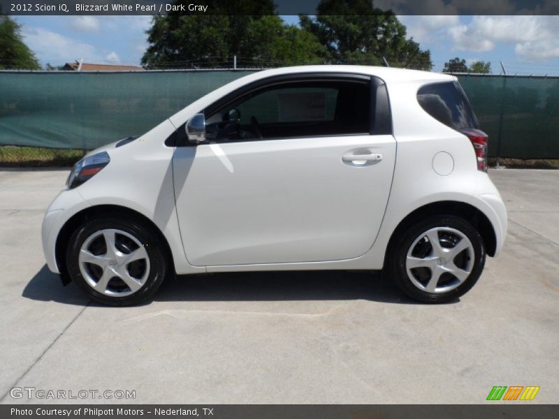 Blizzard White Pearl / Dark Gray 2012 Scion iQ