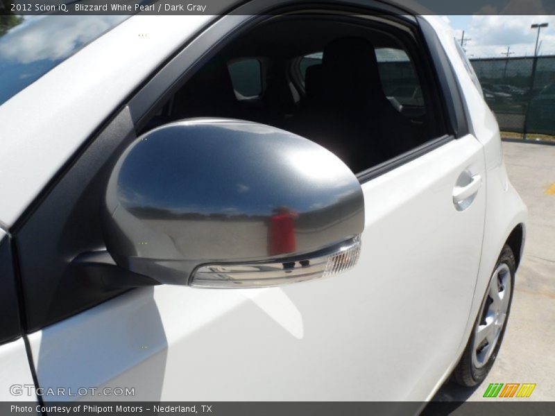 Blizzard White Pearl / Dark Gray 2012 Scion iQ