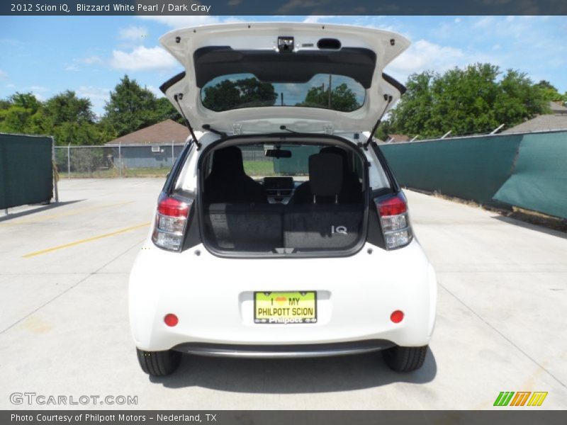 Blizzard White Pearl / Dark Gray 2012 Scion iQ