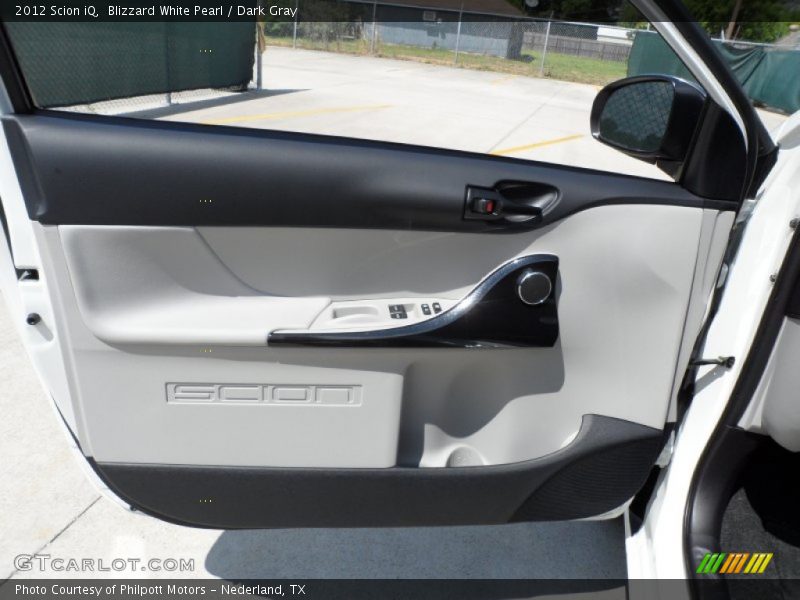 Blizzard White Pearl / Dark Gray 2012 Scion iQ