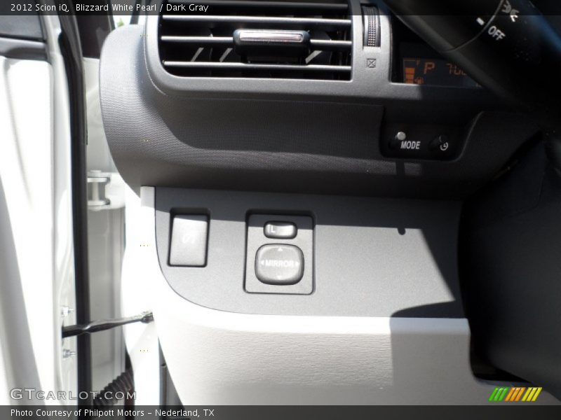 Blizzard White Pearl / Dark Gray 2012 Scion iQ